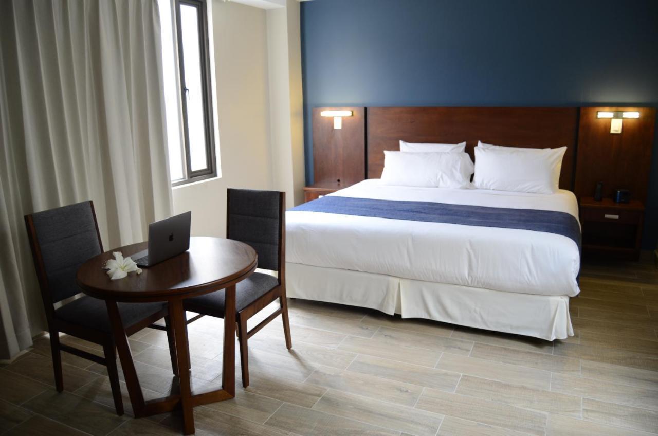 Hotel San Agustin Plaza Latacunga Bagian luar foto