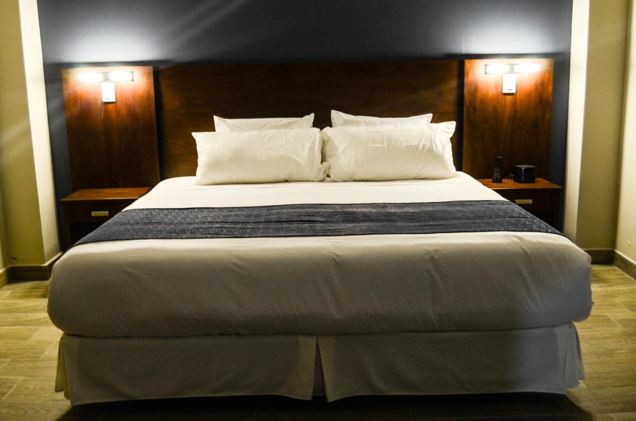 Hotel San Agustin Plaza Latacunga Bagian luar foto
