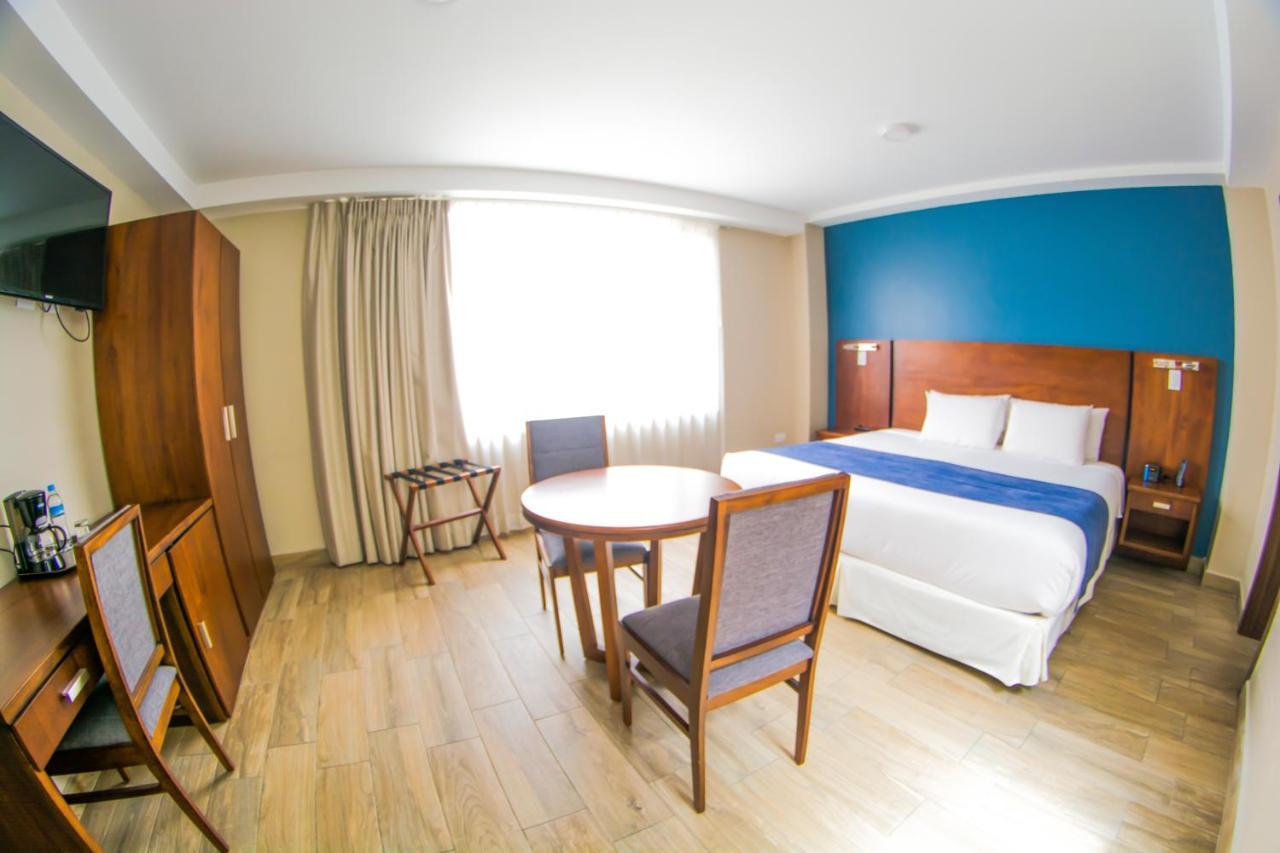 Hotel San Agustin Plaza Latacunga Bagian luar foto