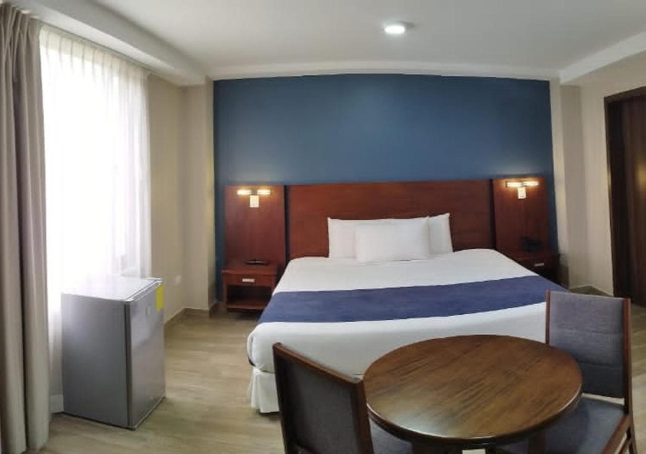 Hotel San Agustin Plaza Latacunga Bagian luar foto