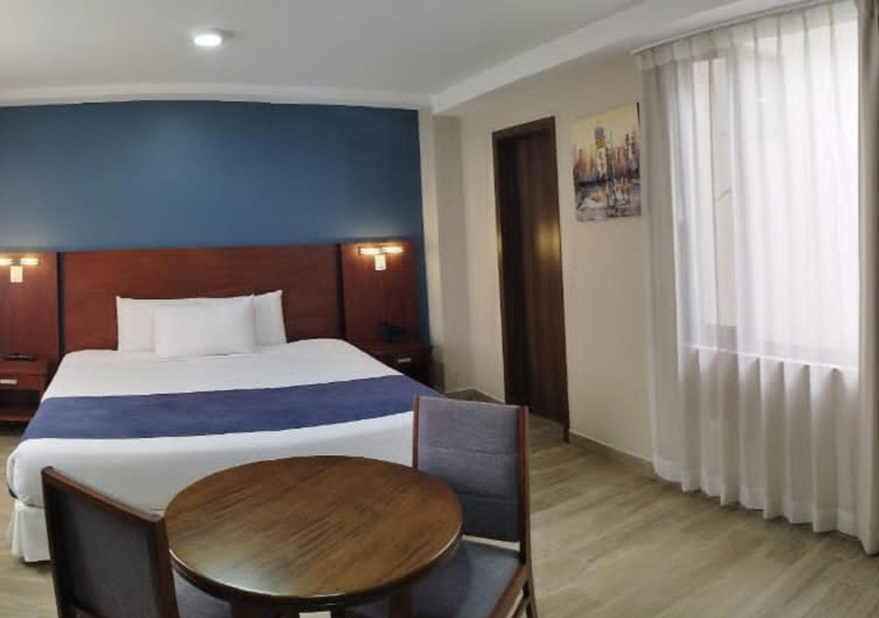 Hotel San Agustin Plaza Latacunga Bagian luar foto