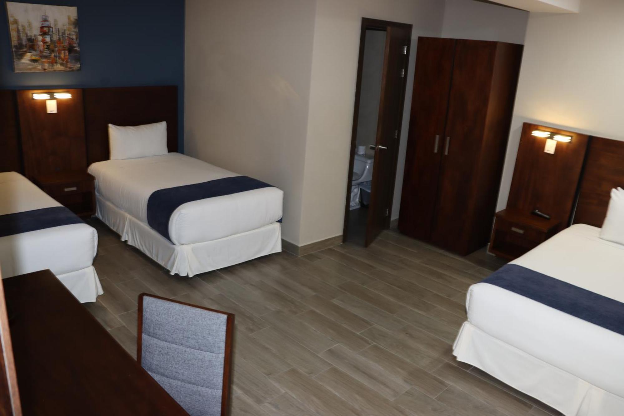 Hotel San Agustin Plaza Latacunga Bagian luar foto
