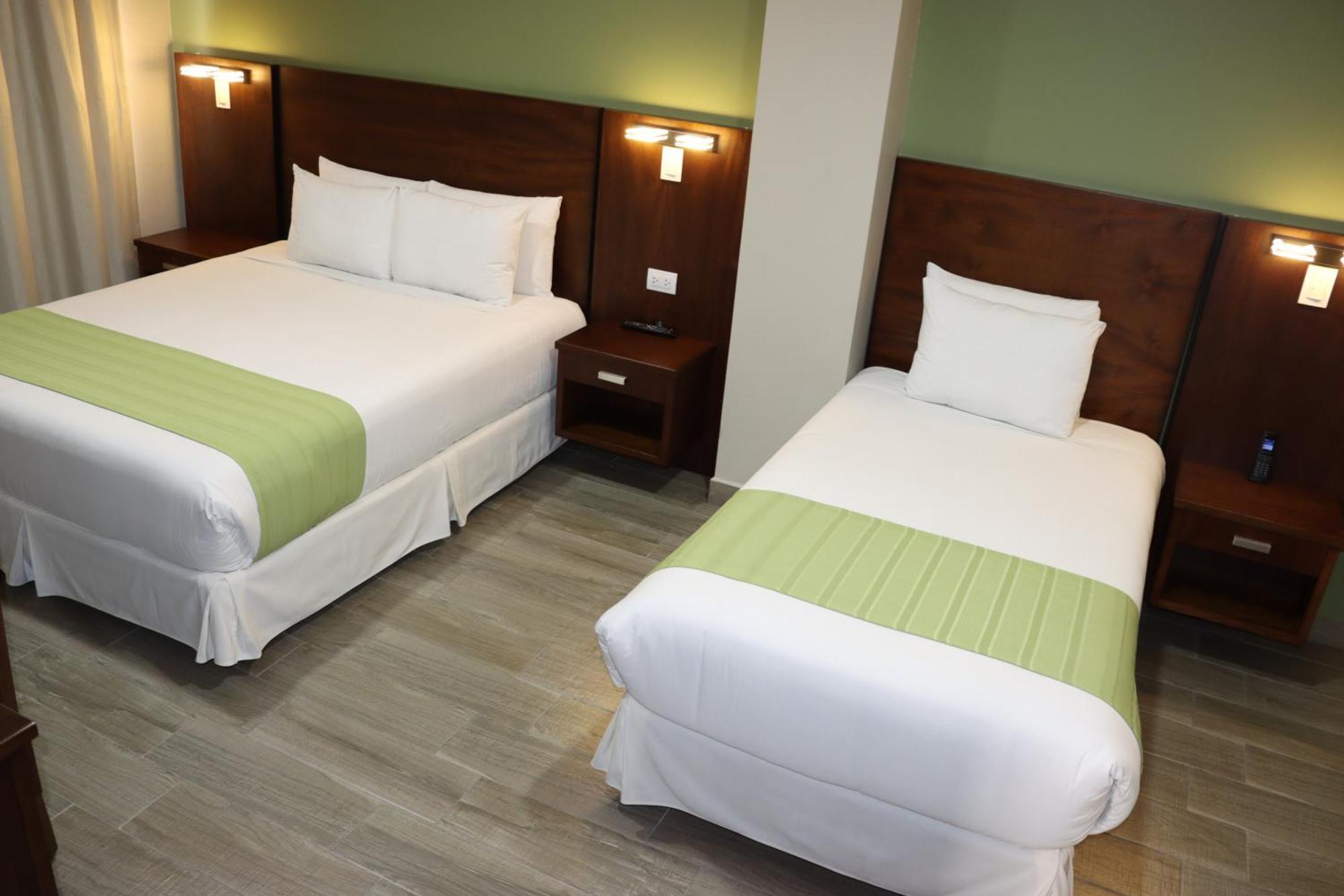 Hotel San Agustin Plaza Latacunga Bagian luar foto