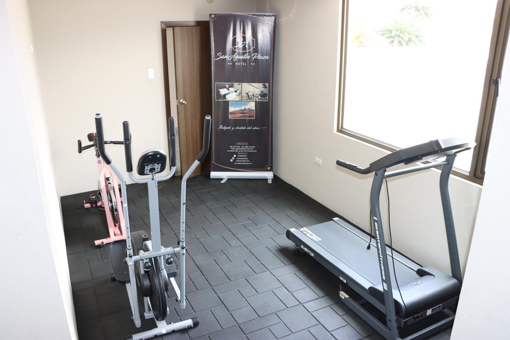 Hotel San Agustin Plaza Latacunga Bagian luar foto