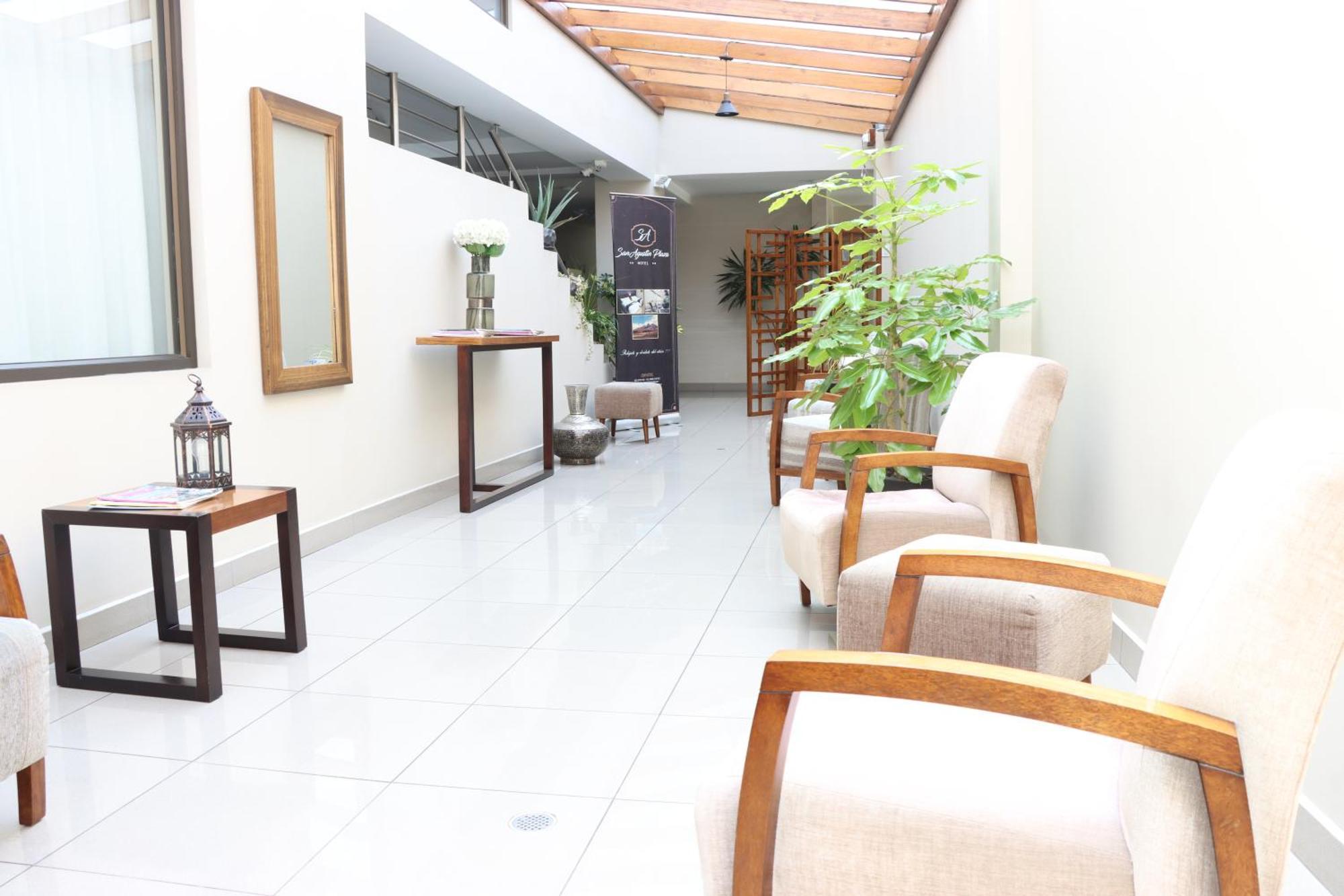 Hotel San Agustin Plaza Latacunga Bagian luar foto