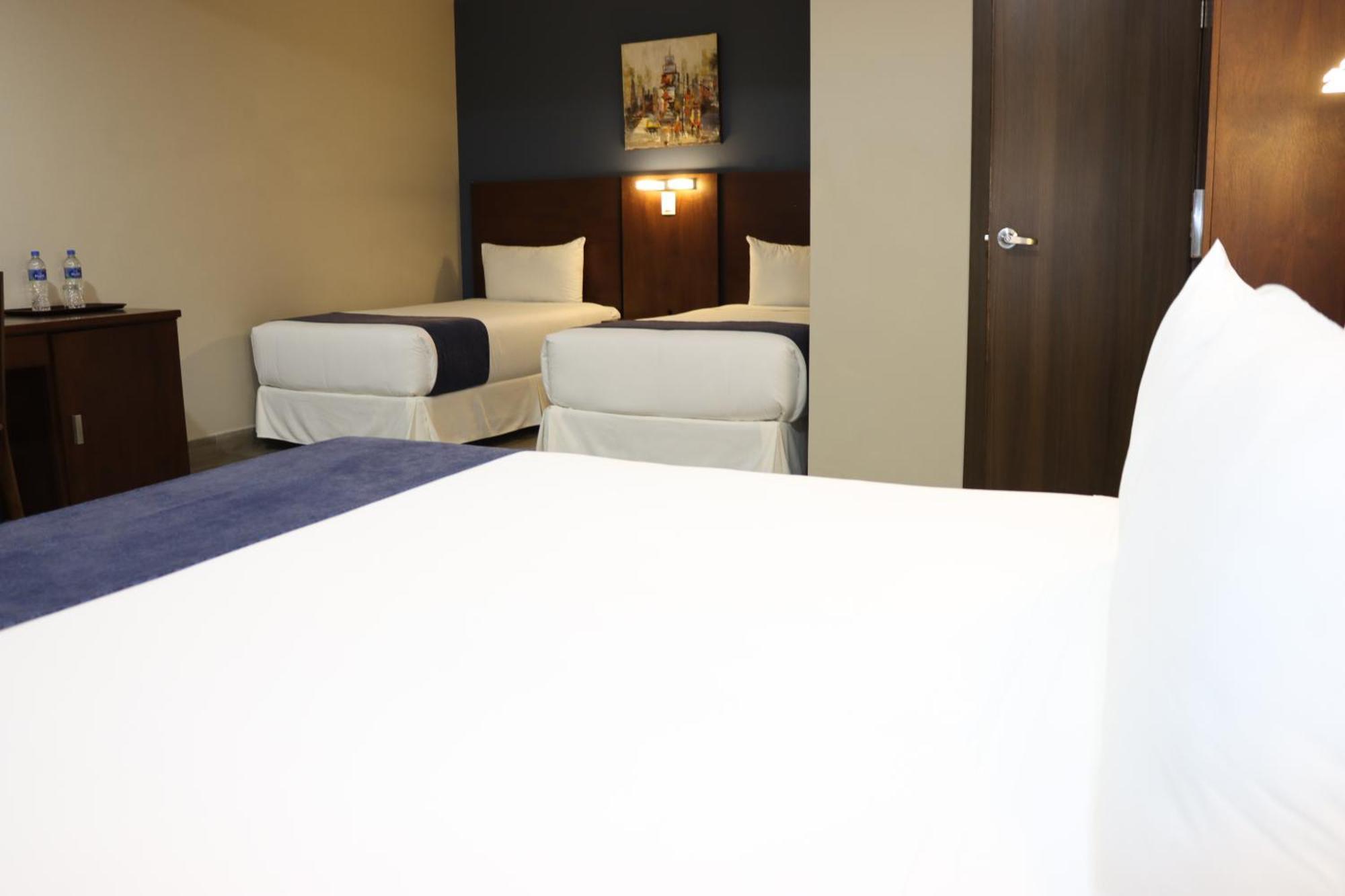 Hotel San Agustin Plaza Latacunga Bagian luar foto