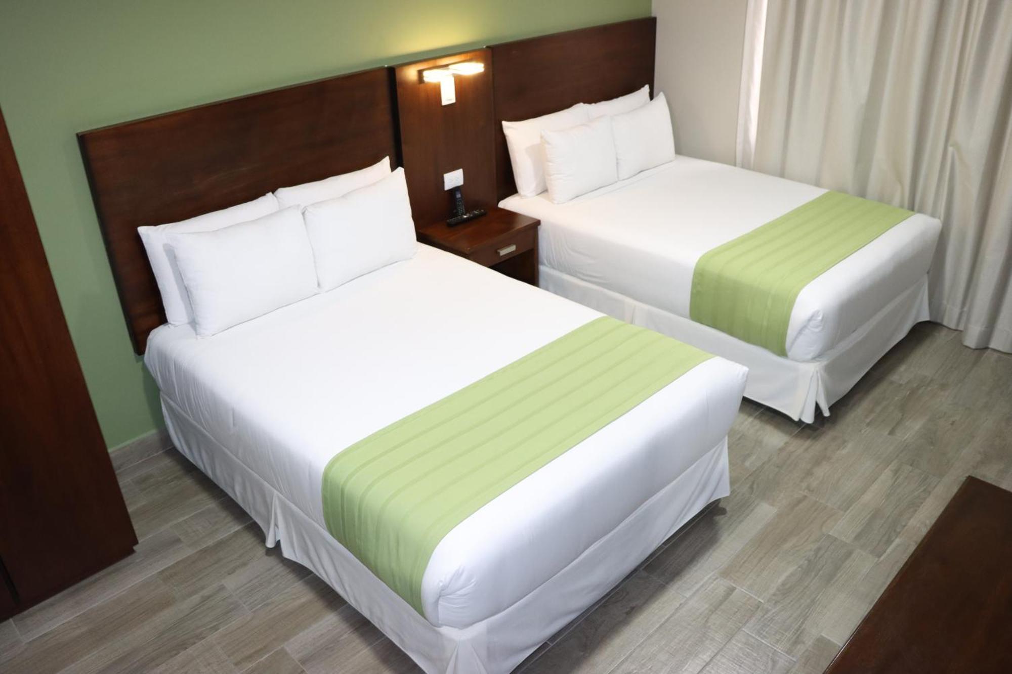 Hotel San Agustin Plaza Latacunga Bagian luar foto