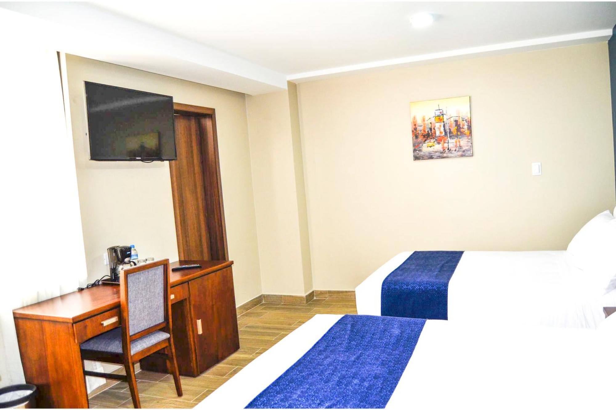 Hotel San Agustin Plaza Latacunga Bagian luar foto