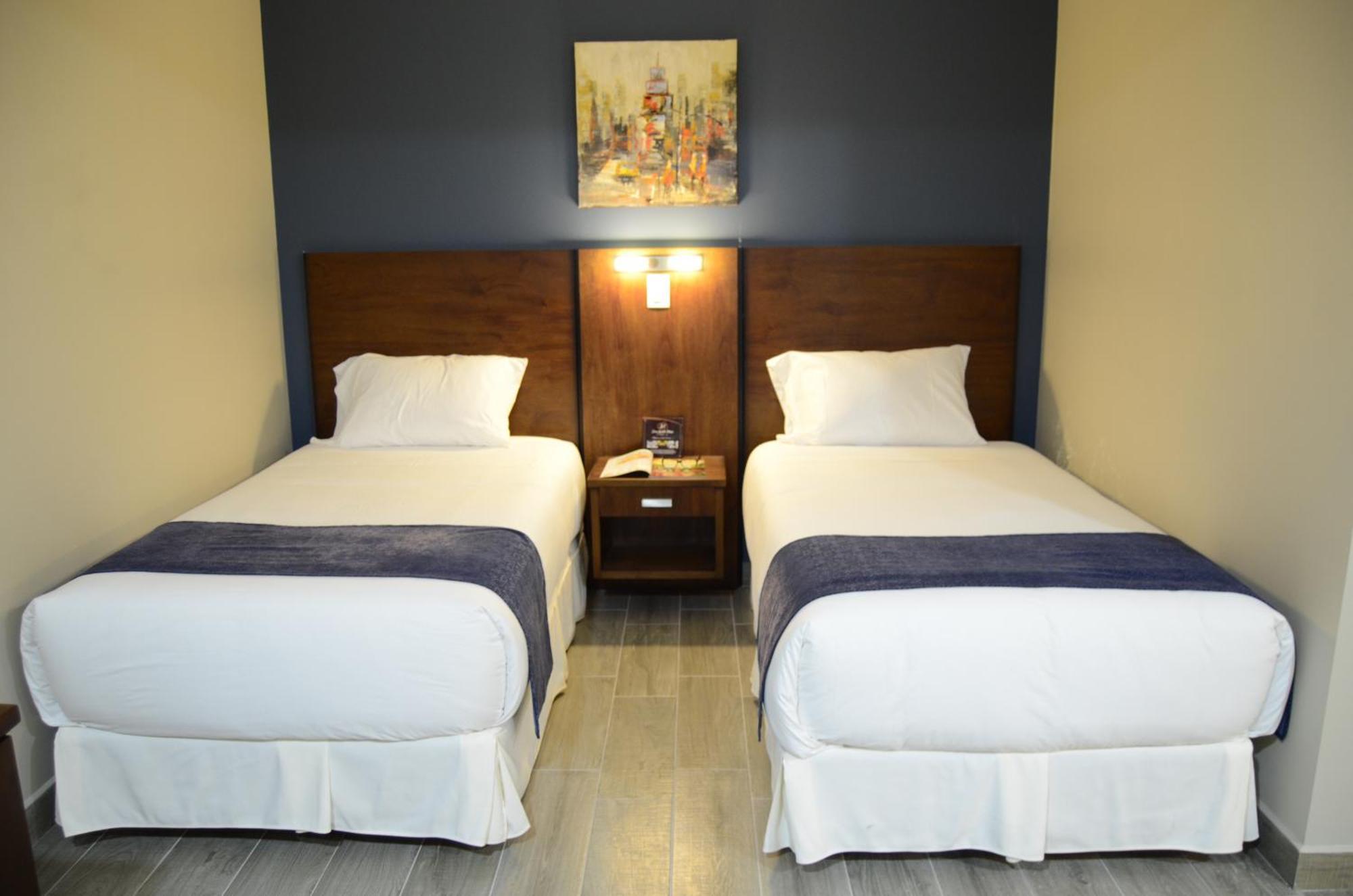 Hotel San Agustin Plaza Latacunga Bagian luar foto