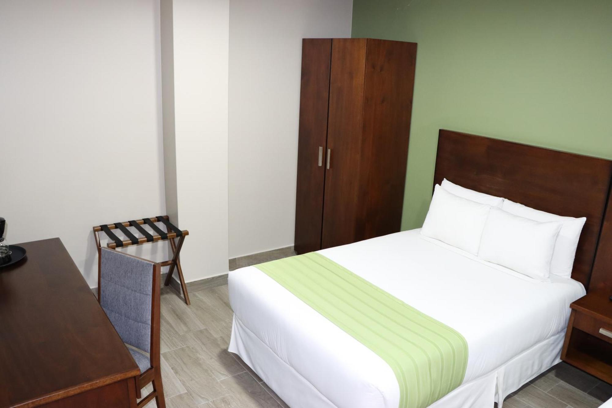 Hotel San Agustin Plaza Latacunga Bagian luar foto